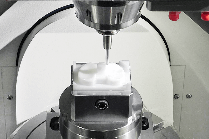 MCBG200 5-ти осевой вертикальный фрезерный обрабатывающий центр