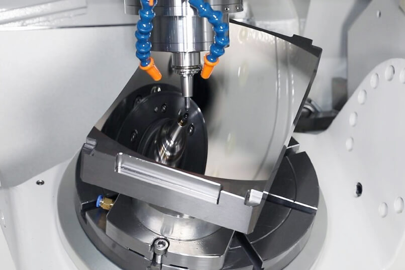 MCBG300 5-ти осевой вертикальный фрезерный обрабатывающий центр