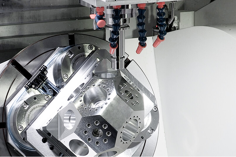 MCBG500 5-ти осевой вертикальный фрезерный обрабатывающий центр