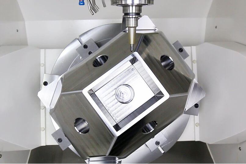 MCCM600 5-ти осевой вертикальный фрезерный обрабатывающий центр