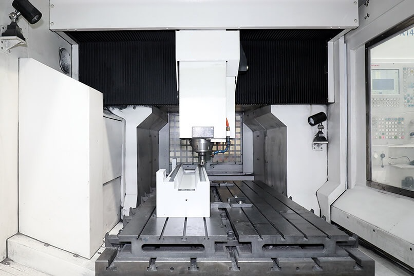 MCGH2000 3-х осевой вертикальный фрезерный обрабатывающий центр